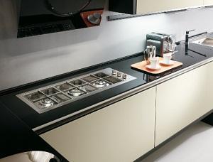 Il vetro in cucina: Vismap, top in vetro nero